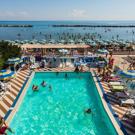 Bikini Tropicana Family Hotel Lido Di Savio Ngoại thất bức ảnh