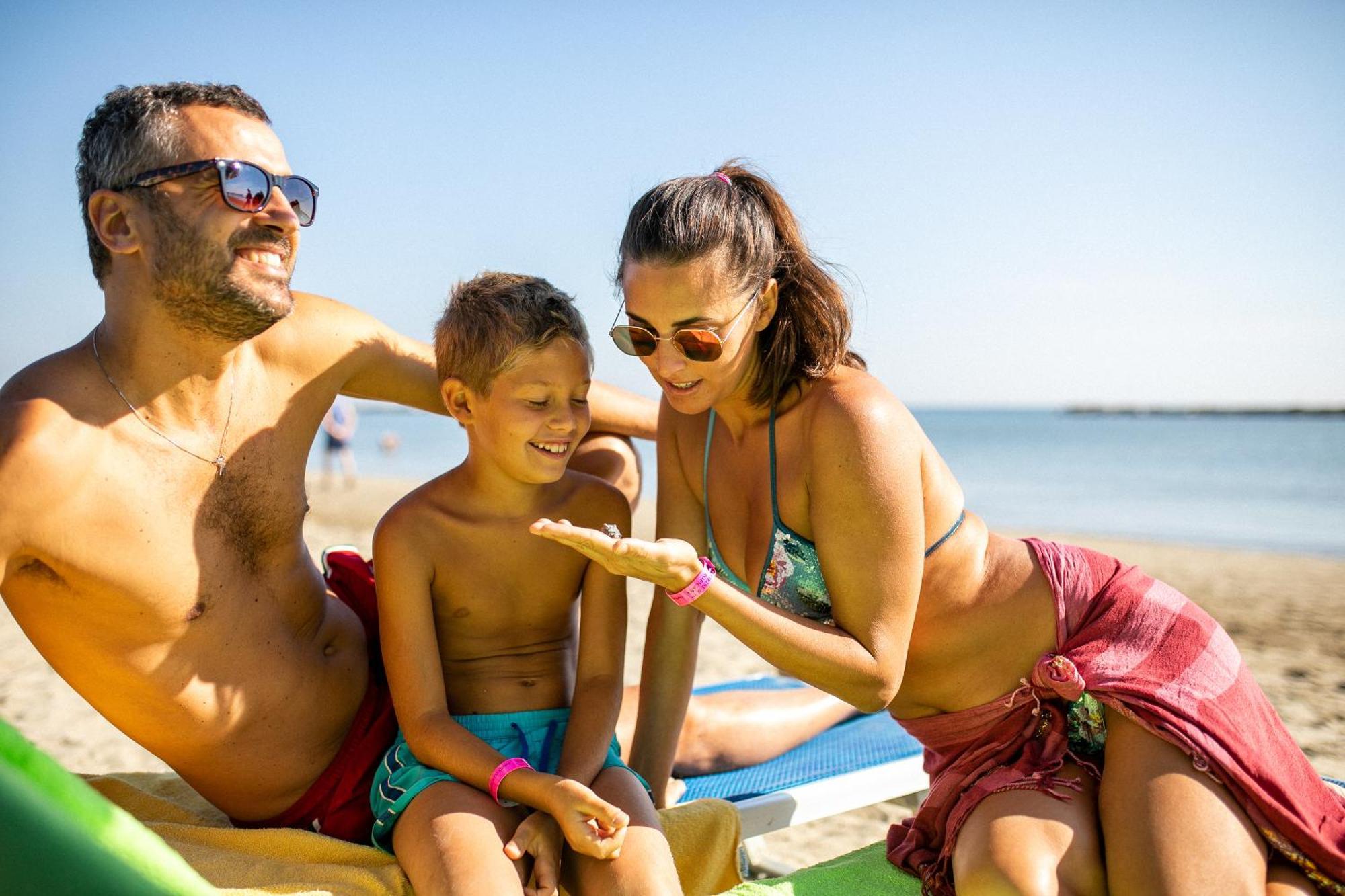 Bikini Tropicana Family Hotel Lido Di Savio Ngoại thất bức ảnh